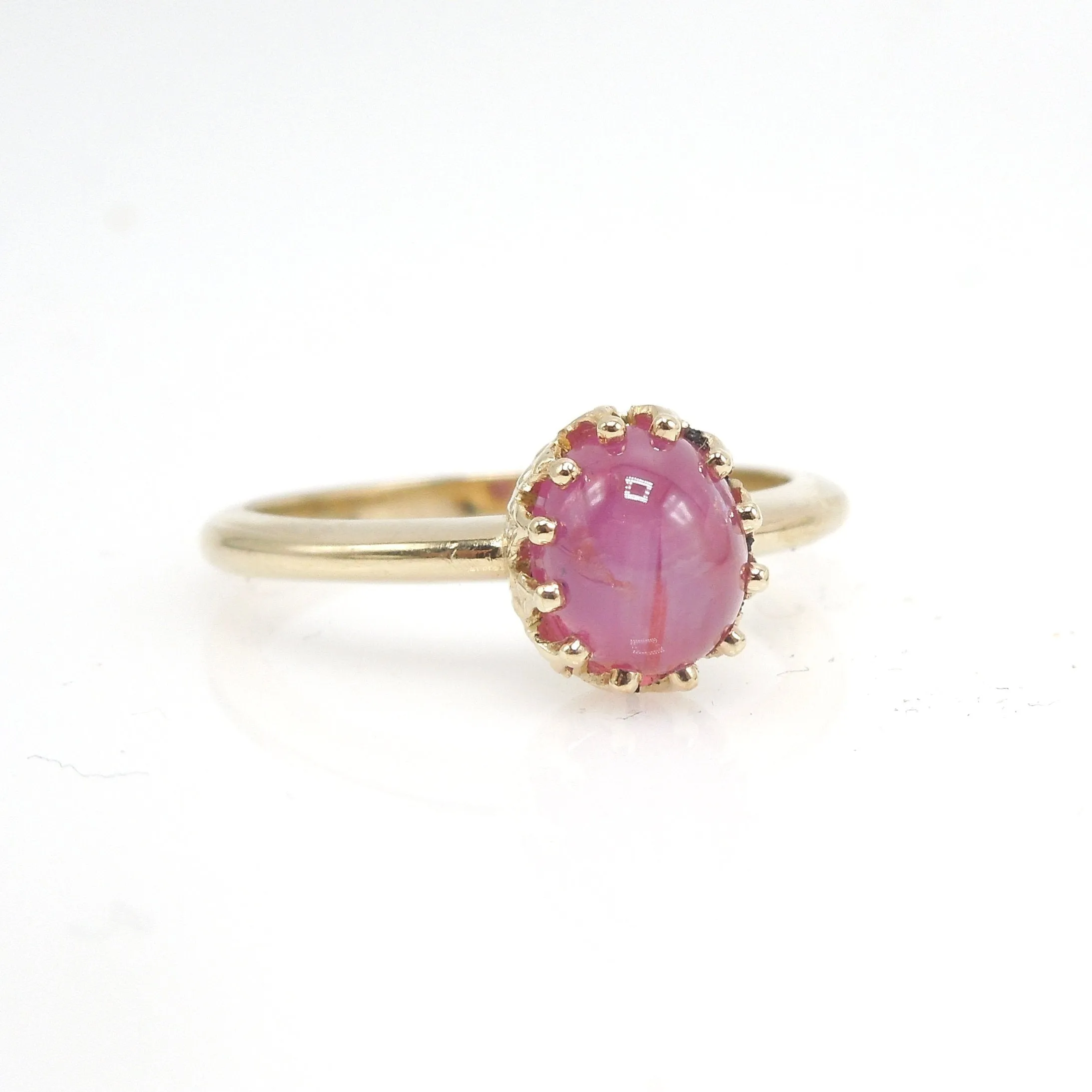 2.46ct Cabochon Pink-Red Star Ruby in 14K Yellow Gold