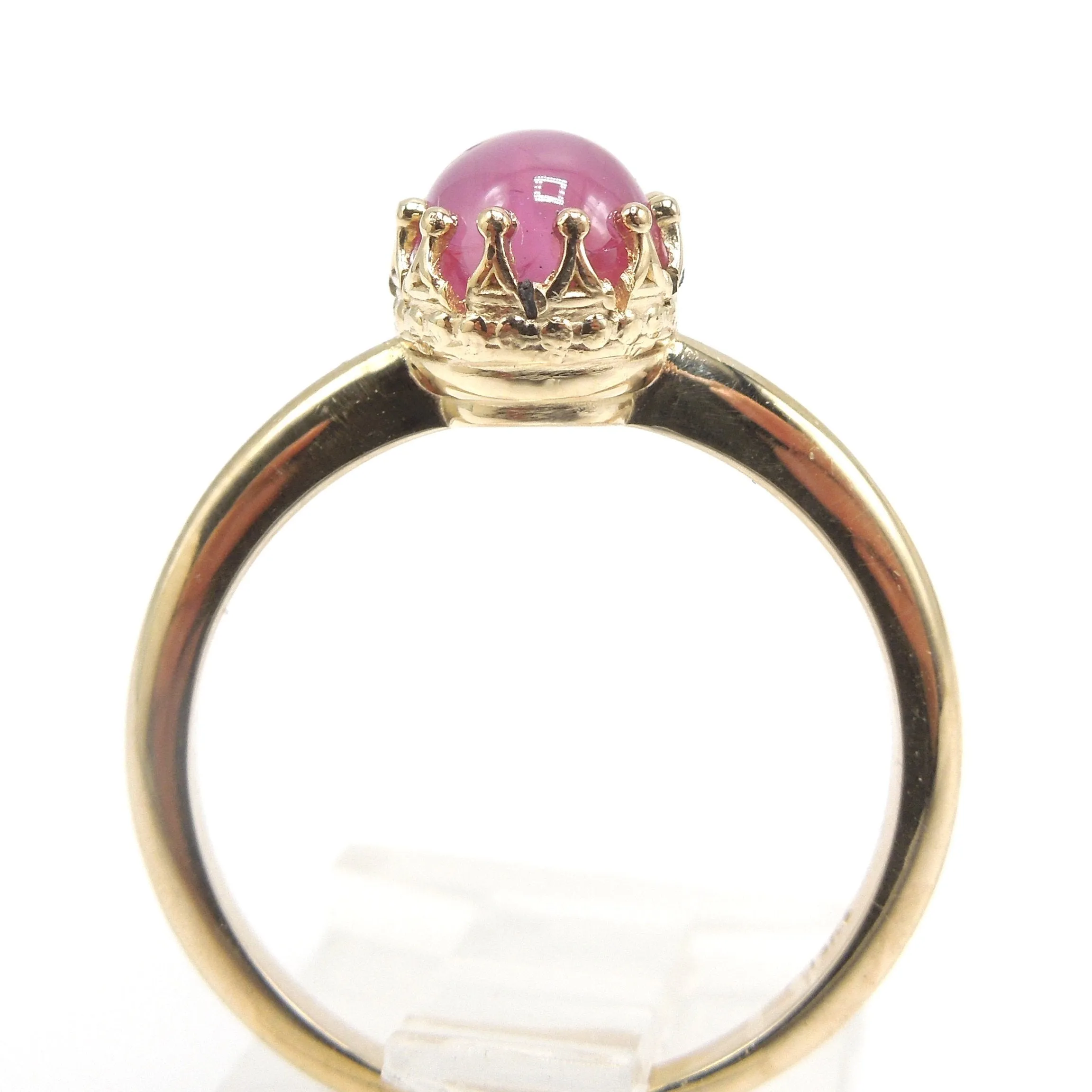 2.46ct Cabochon Pink-Red Star Ruby in 14K Yellow Gold