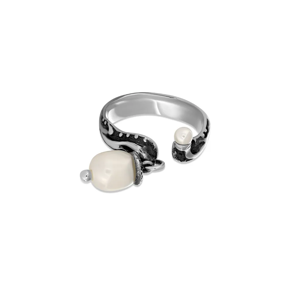 Acorn pearl ring
