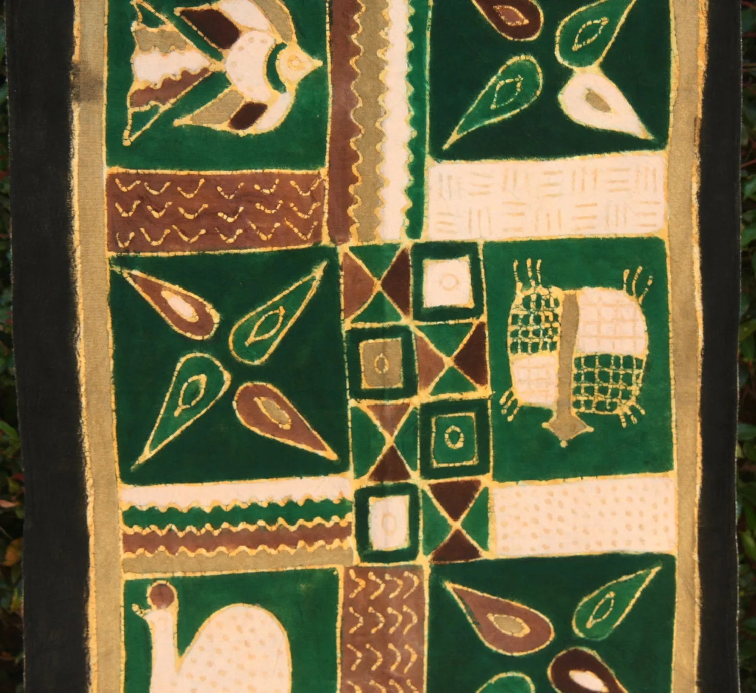 African Batik Zimbabwe 34"X54" - , Guinea Fowl, FishTurtle - Green, White, Gold, Black
