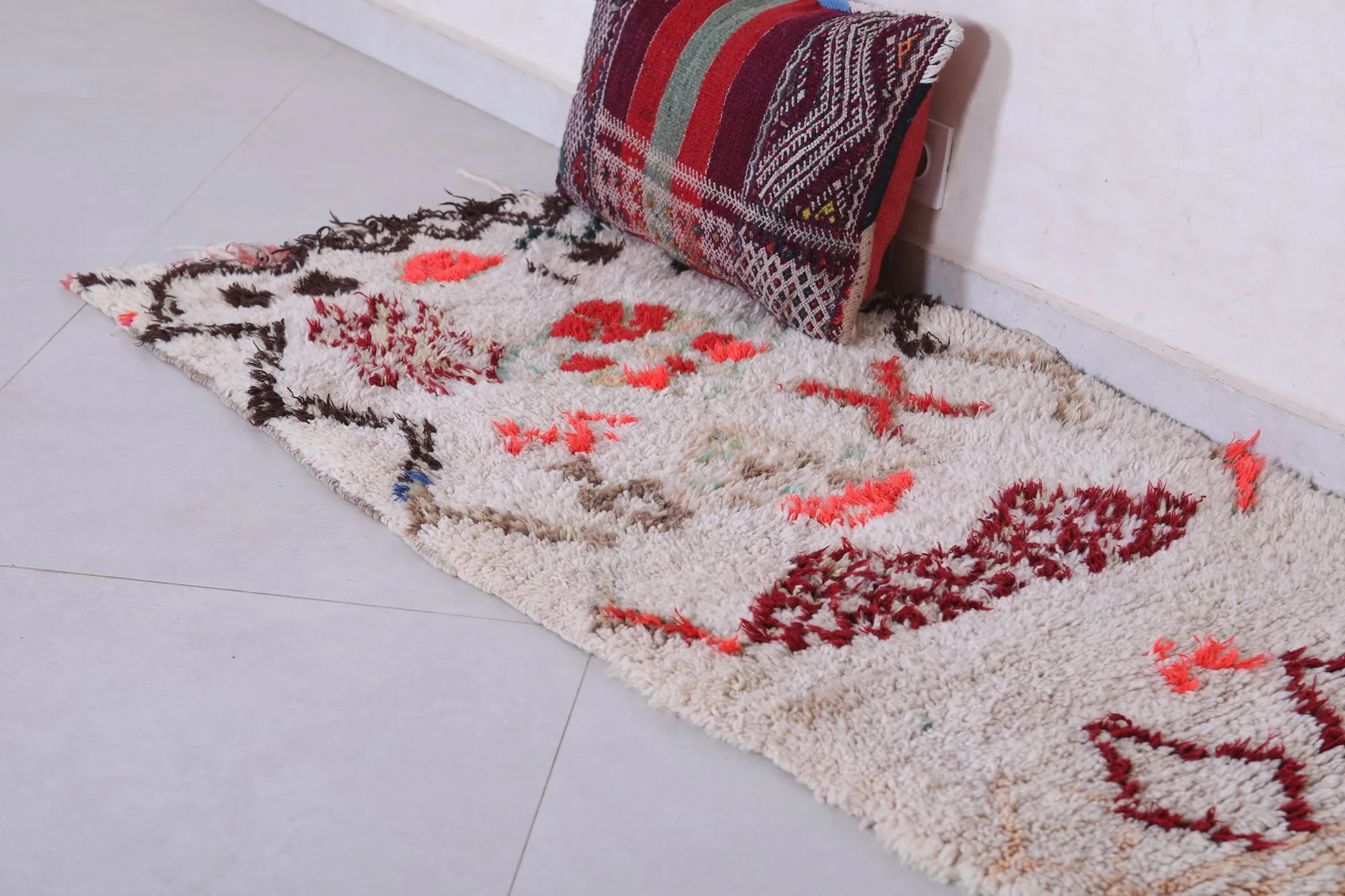 Beautiful Boucherouite rug shag 2.3 X 4.6 Feet
