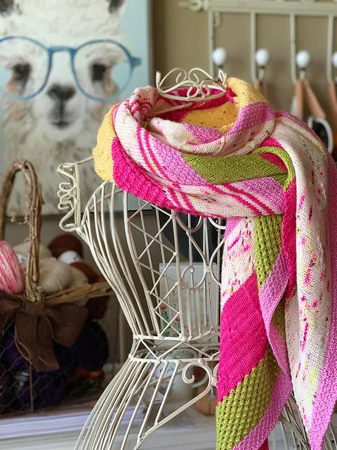 Botanique Shawl Pattern by Casapinka