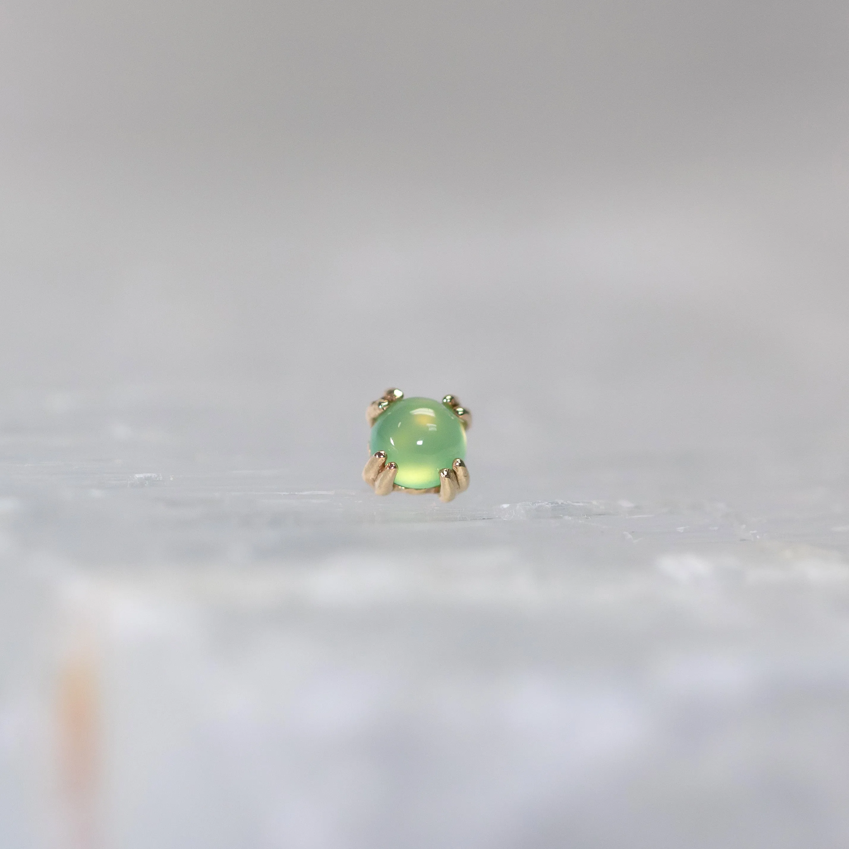 Cab Prong with Chrysoprase 18g/16g Threaded End
