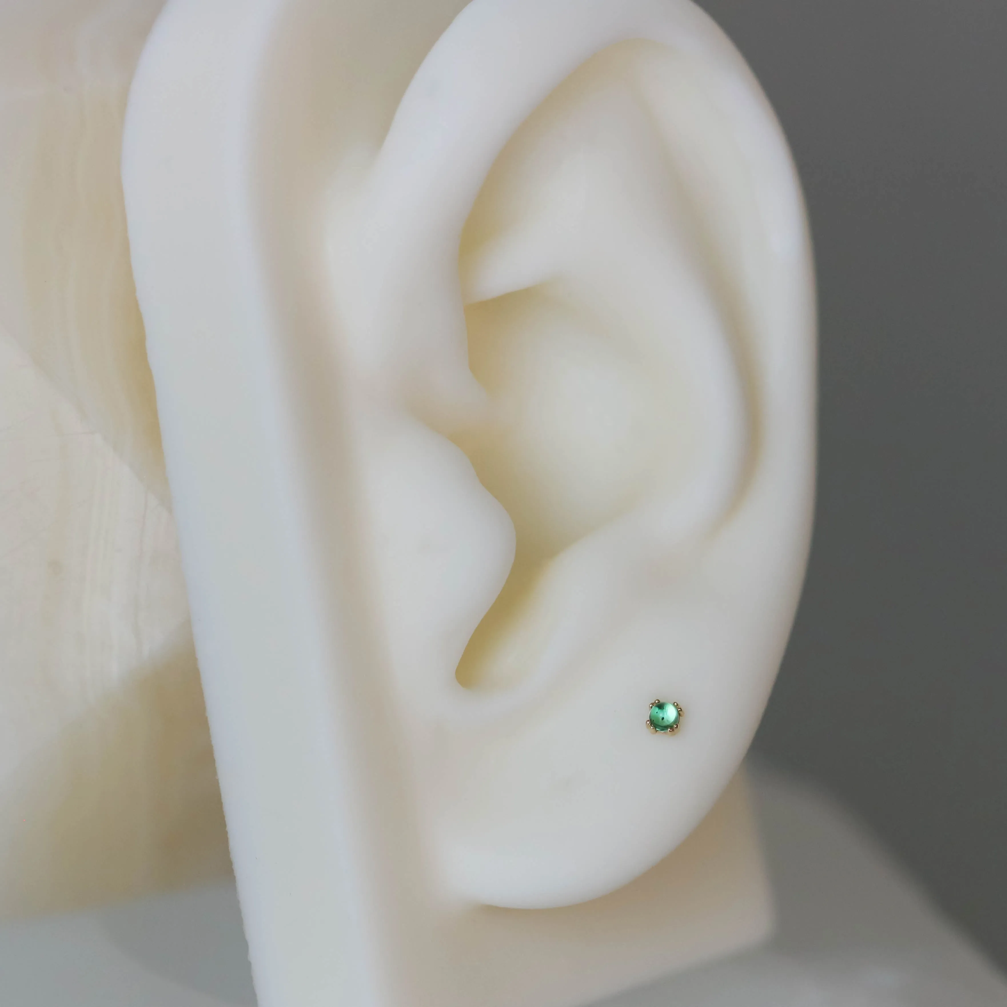 Cab Prong with Emerald Threadless End