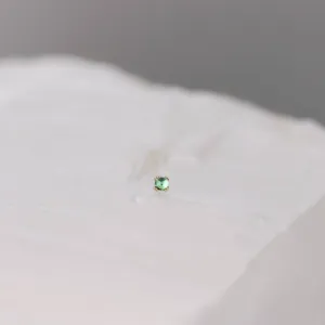 Cab Prong with Emerald Threadless End