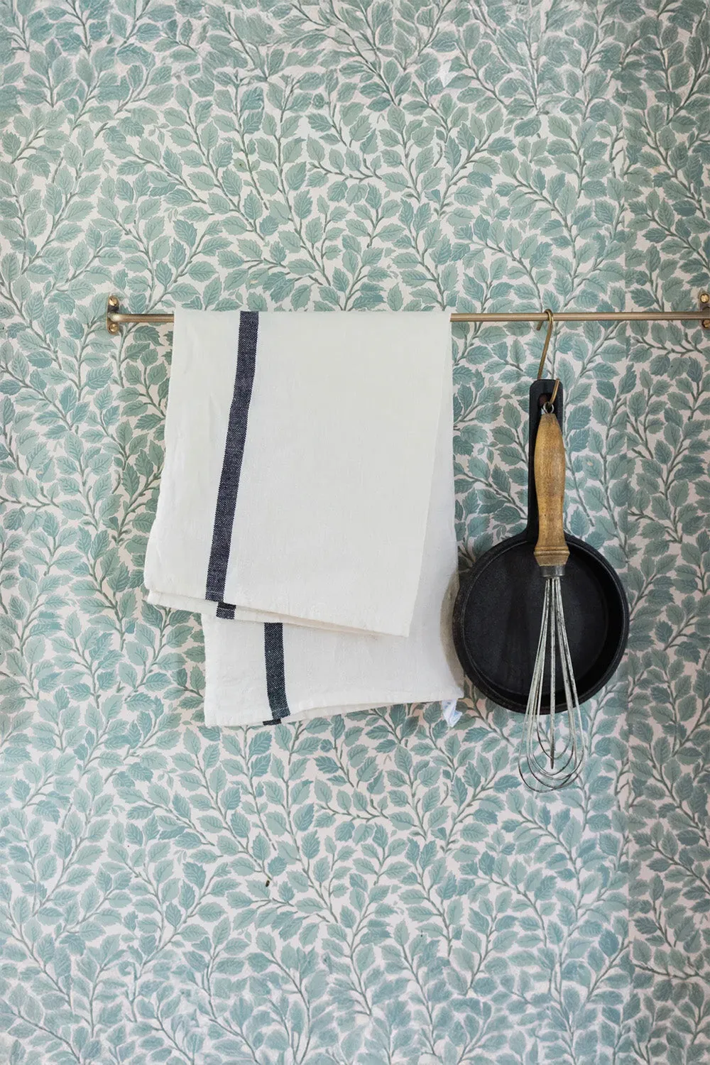 Fog Et Cetera Medium Brass Towel Bar