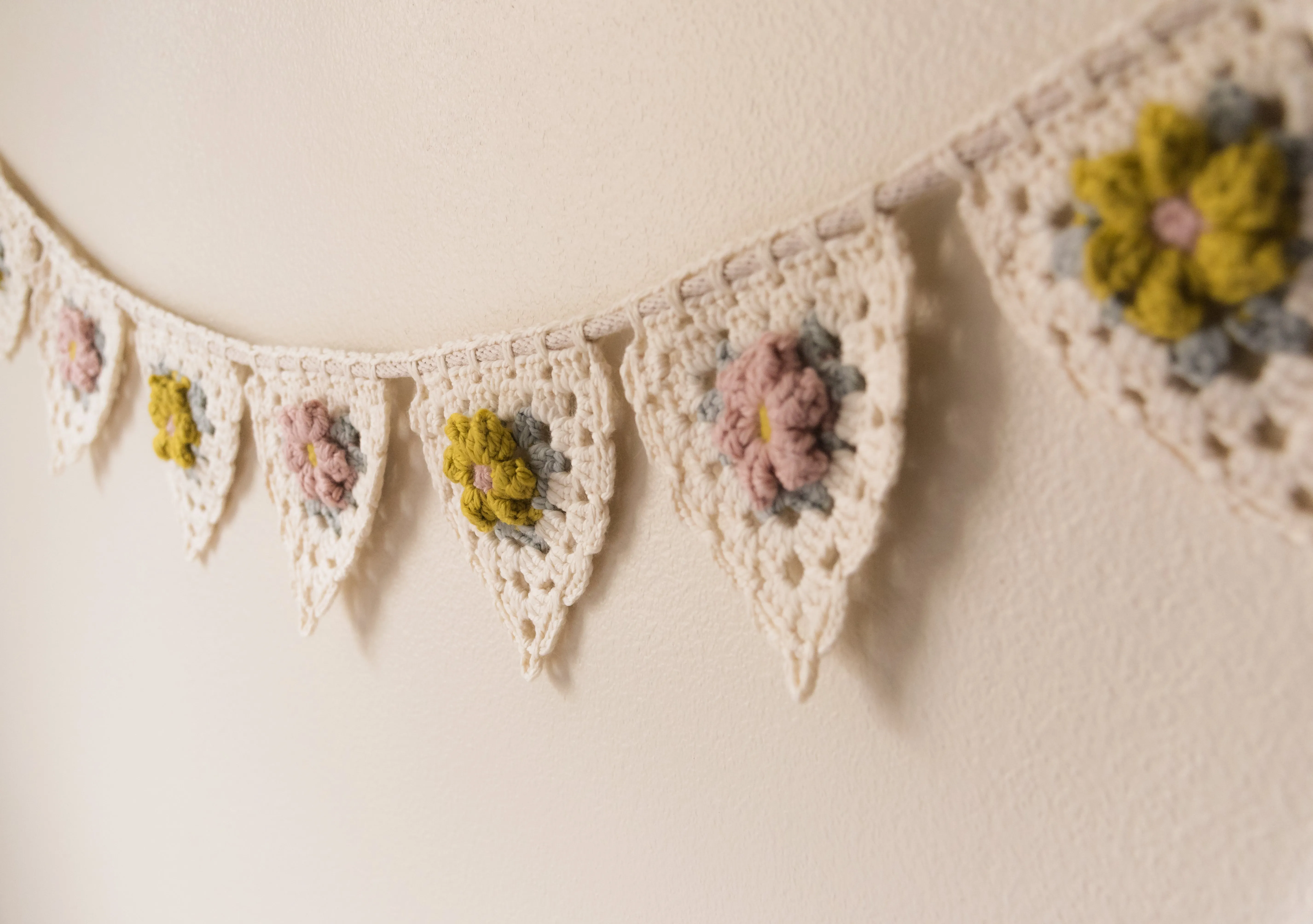Granny Tri Bunting Crochet Kit