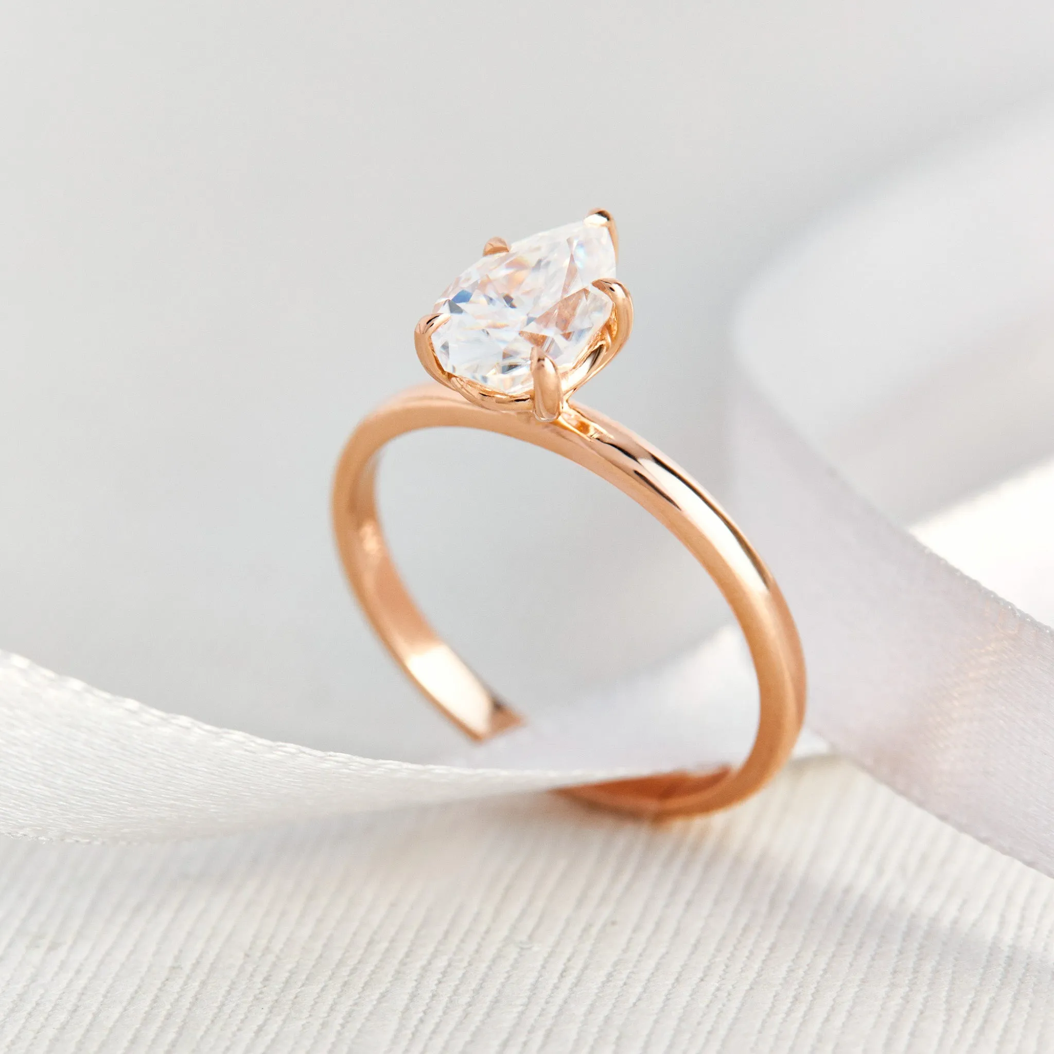 Jenny Pear Cut Engagement Ring (5 prongs)