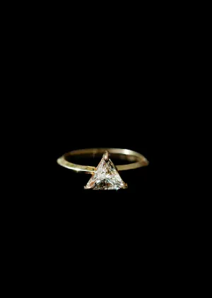Light Yellow Small Pyramid Diamond Engagement Ring