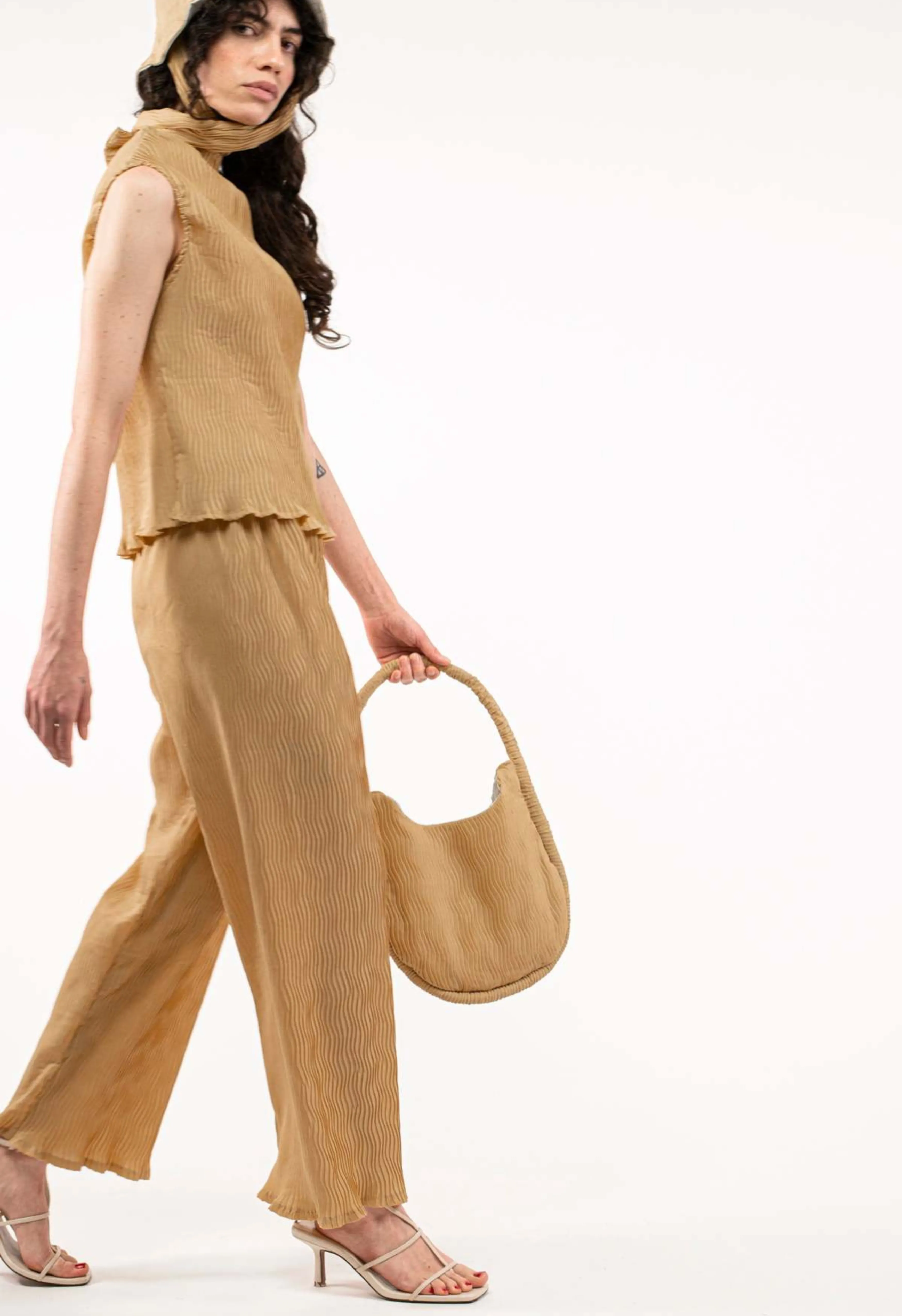 Simple Pleat Pant in Sand