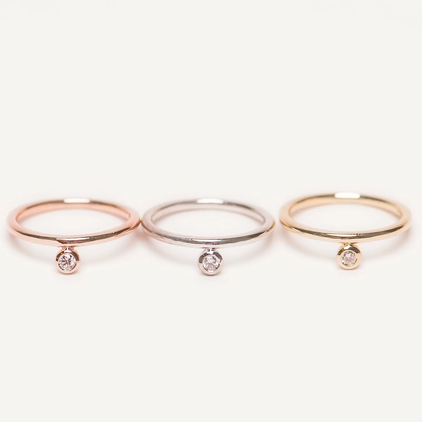 SINGLE BEZEL DIAMOND RING