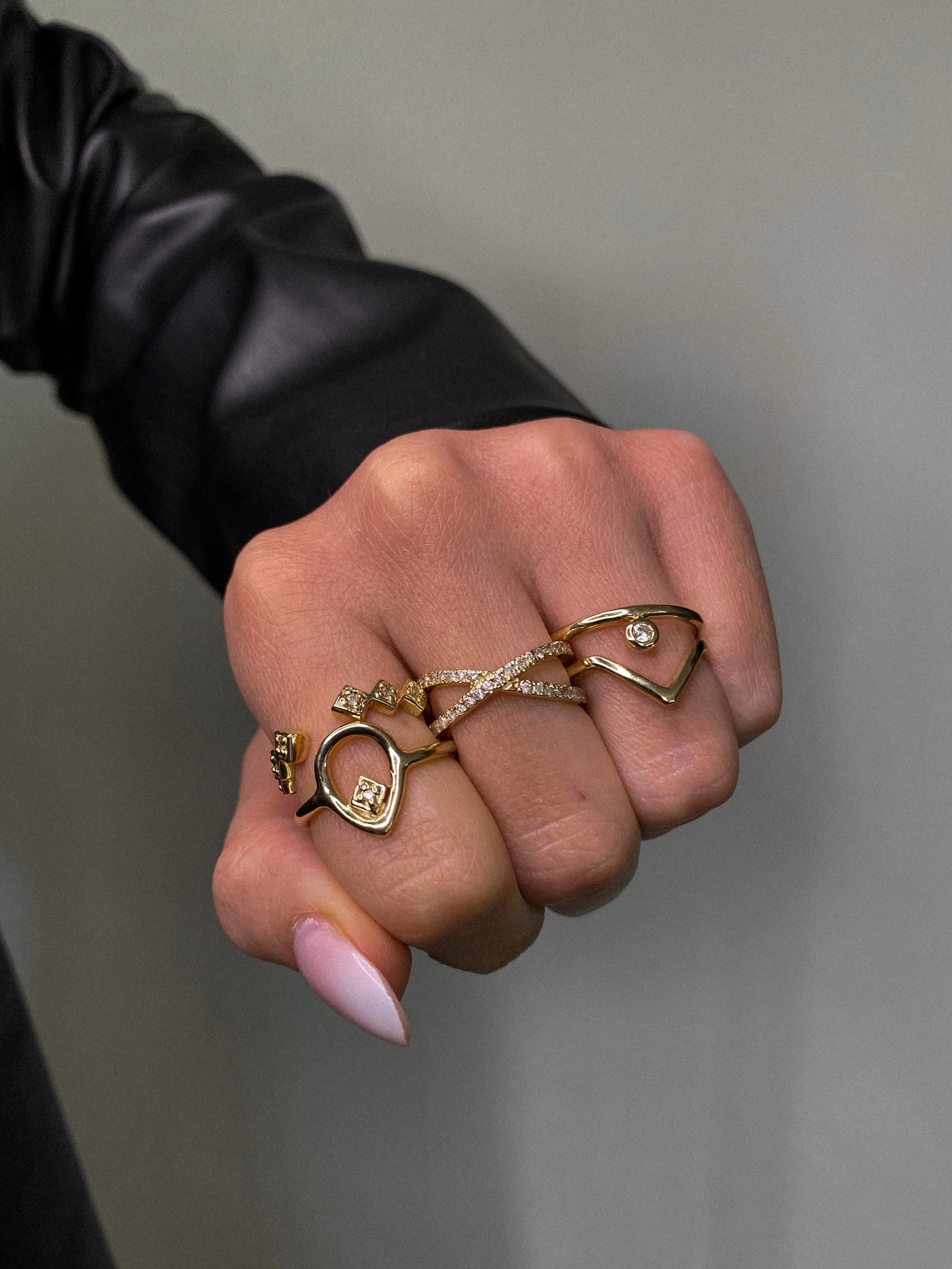 SINGLE BEZEL DIAMOND RING