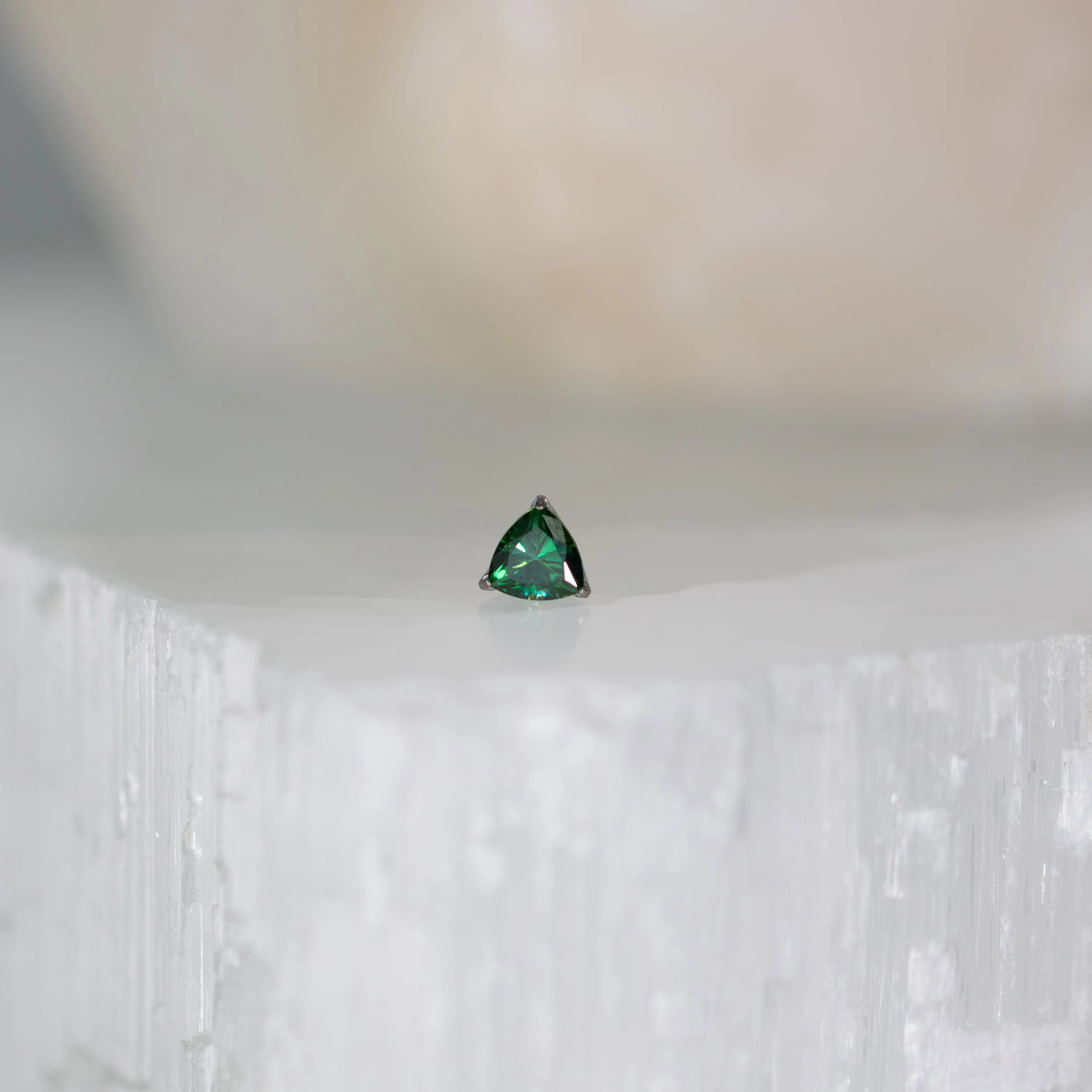 Titanium Trillion Cut Prong Set Gem Threadless End