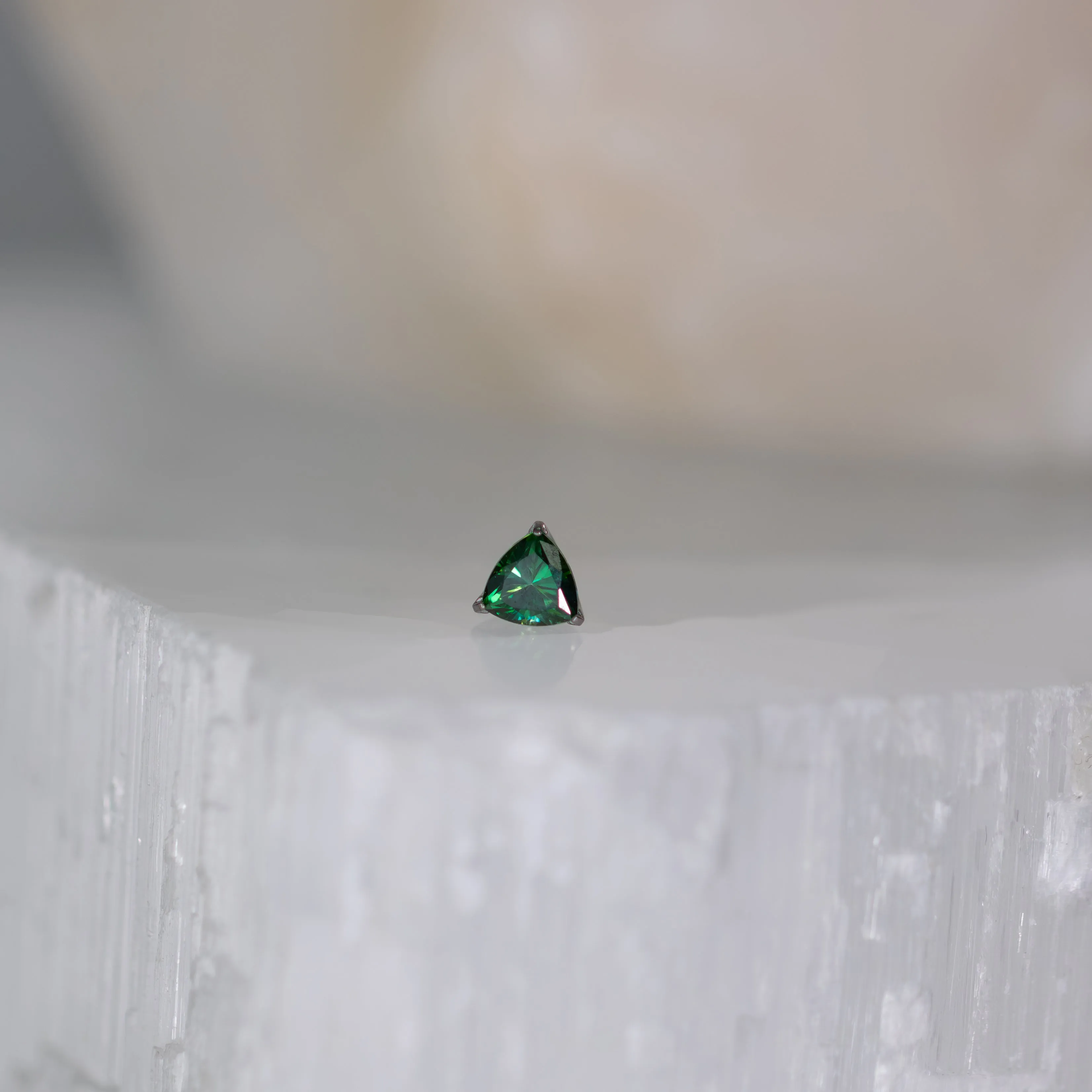 Titanium Trillion Cut Prong Set Gem Threadless End